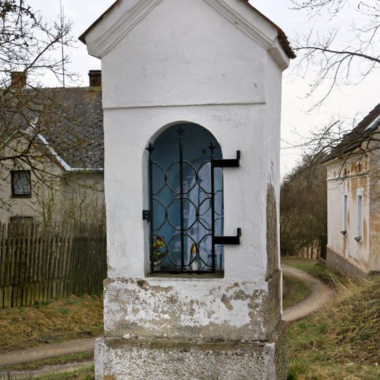 Kaplička severně od Chrástova