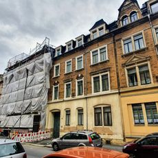 Mietshaus in geschlossener Bebauung mit originaler Hofdurchfahrt Karl-Liebknecht-Straße 15