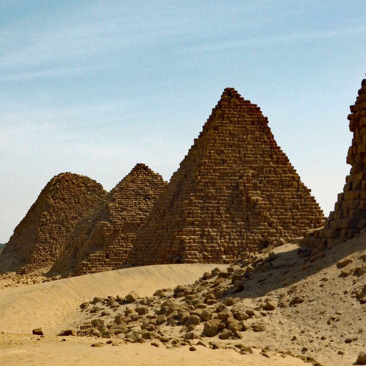 Piramides van Nuri