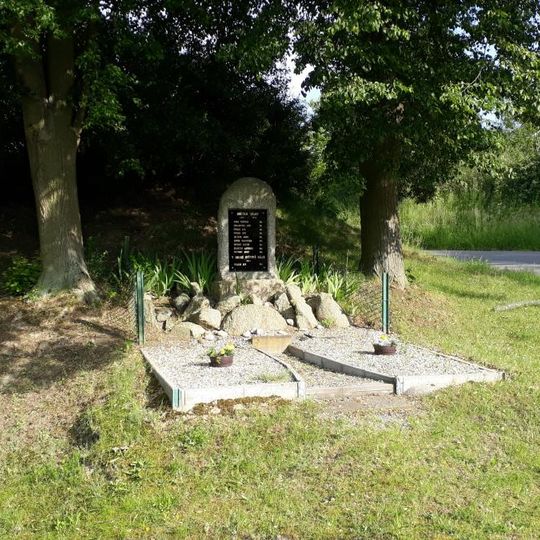 Pomník padlým ve Všesulově