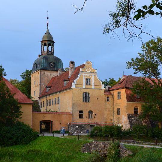 Lielstraupes viduslaiku pils
