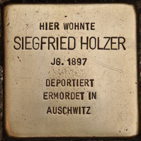 Stolperstein dedicated to Siegfried Holzer