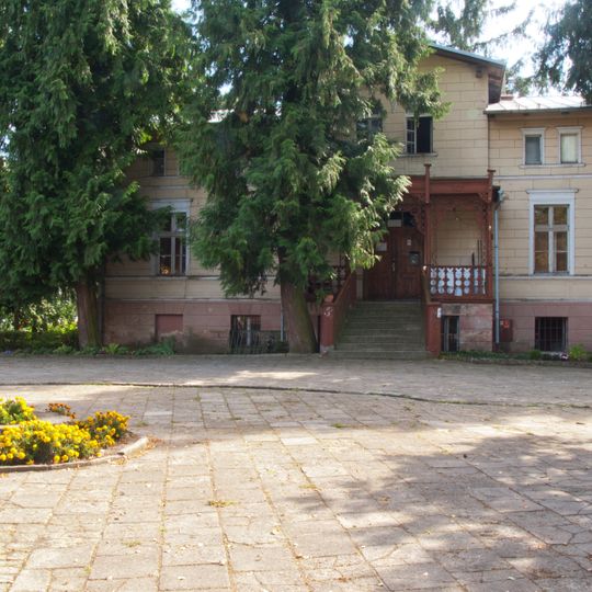 Dwór , Klonowa 9 w Wieleniu