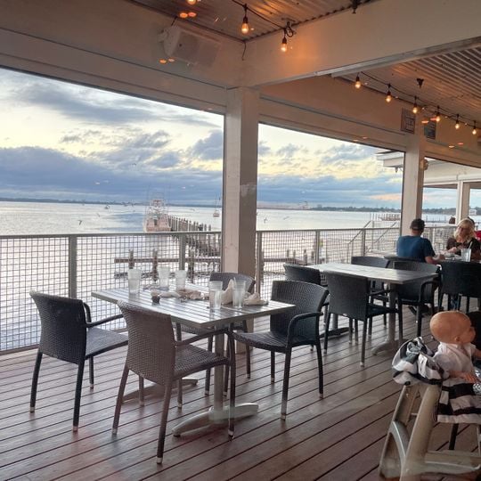 Uncle Ernie's Bayfront Grill