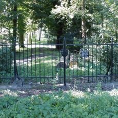 Sterreschans: Toegangshek overpark tegenover toegangshek oprit koetshuis