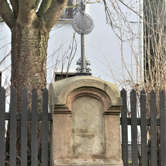 Kříž u domu 33 v Zubrnicích