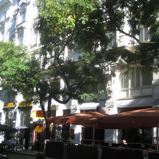 Wohn- und Geschäftshaus