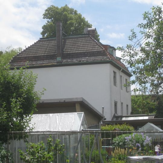 Remisengebäude einer Villa Paul-Gerhardt-Straße 7