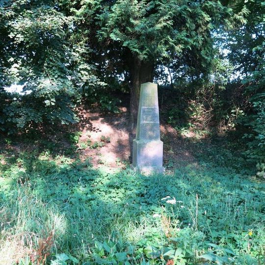 Pomník padlým 29.6.1866 v úvoze na severním okraji Dolního Podůlší