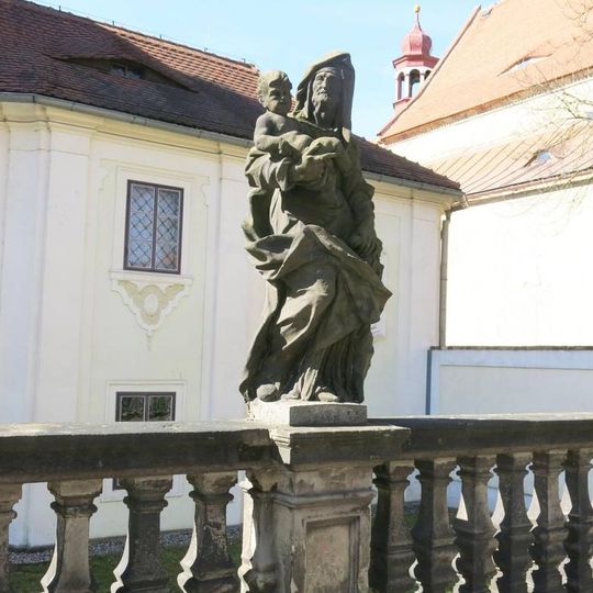 Socha svaté Anny na balustrádě u Lorety v Rumburku