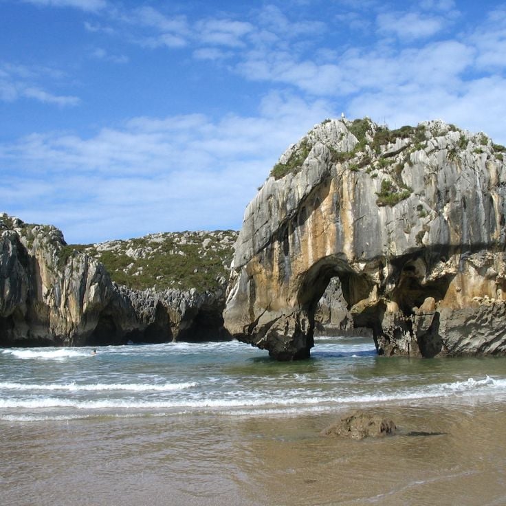 Cuevas del Mar Beach