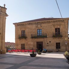 Palacio De Los Salazar Y Quintano