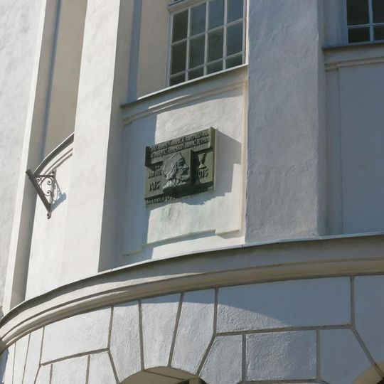 Pamětní deska Jana Husa na evangelickém kostele v Roudnici nad Labem