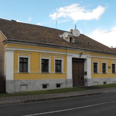 House number 10, Hybe