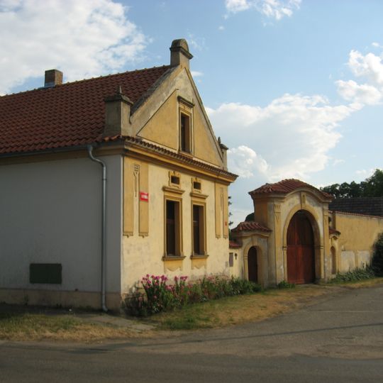 Brána usedlosti čp. 1