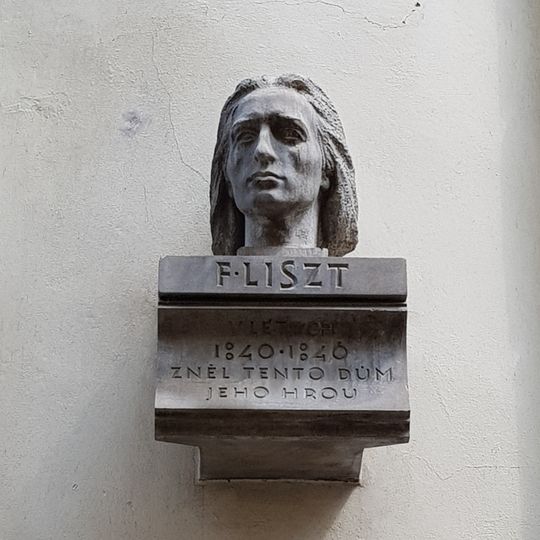 Pamětní deska Ferenze Liszta na paláci Platýz v Praze