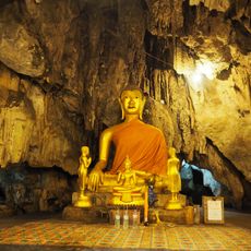 Wat Tham Khao Pun