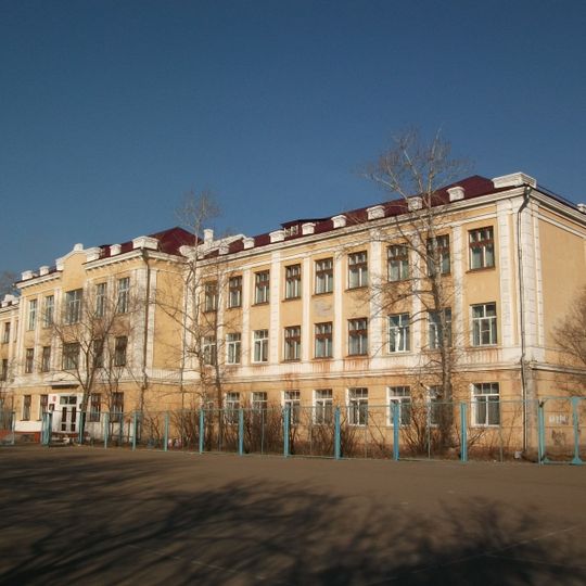 Здание средней школы № 1, где в годы Великой Отечественной войны размещался лечебный корпус эвакогоспиталь № 945