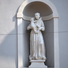 Františkánsky kláštor, socha-vsa