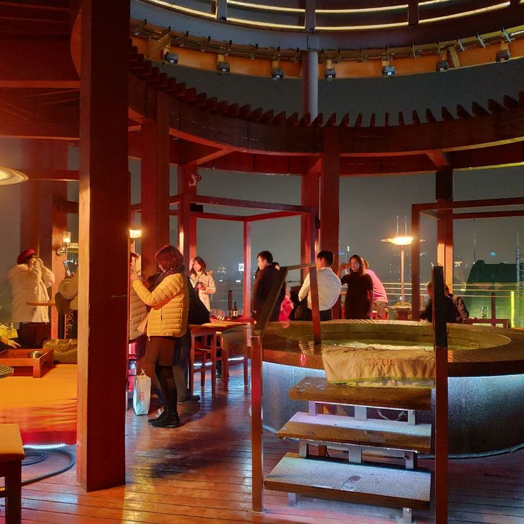 Vue Bar at The Hyatt on the Bund