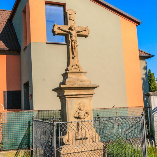 Kříž v Chrasti na křižovatce ulic Tyršova a Tylova