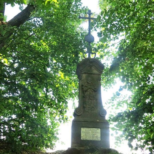 Kříž u lesní cesty severně od Levínské Olešnice