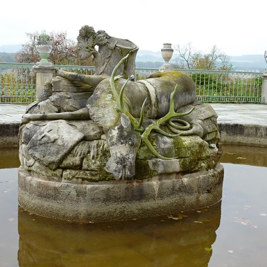 Kašna na terase zámku Kozel u Štáhlavic