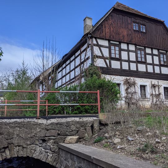 Most Holubovy ulice přes Chlumecký potok