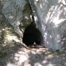 Sas-kövi Cave