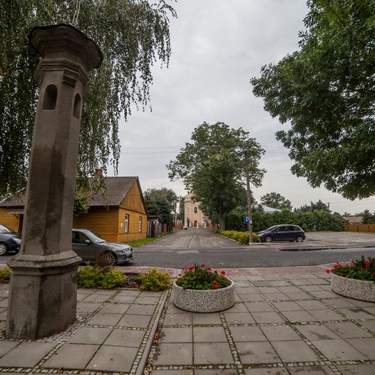 Aleja z Rynku do kościoła