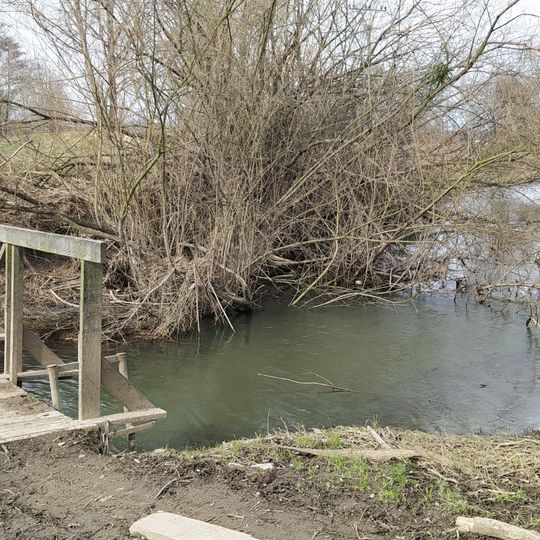 Lávka přes Vařešinku přes ústím do Opavy