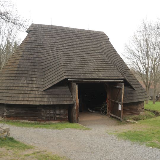 Polygonální stodola ze Sádku