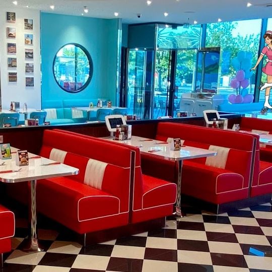 Holly's Diner