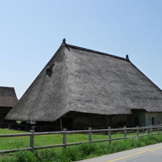 Lüscher Thatched House with Granary