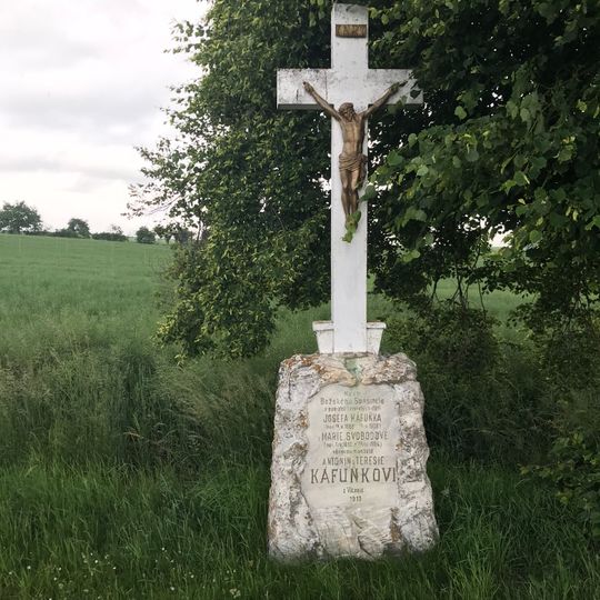 Kříž západně od Vícenic u Náměště nad Oslavou