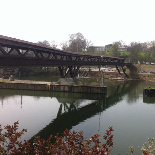 Neckar footbridge