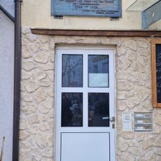 Commemorative plaque