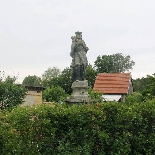 Socha svatého Jana Nepomuckého v Pařezské Lhotě