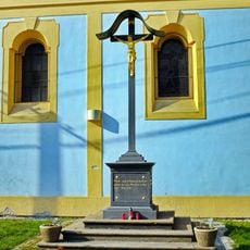 Kříž u kostela ve Stráži nad Ohří