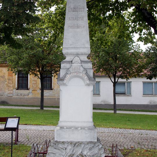 Monument to Elizabeth of Austria as Queen of Hungary