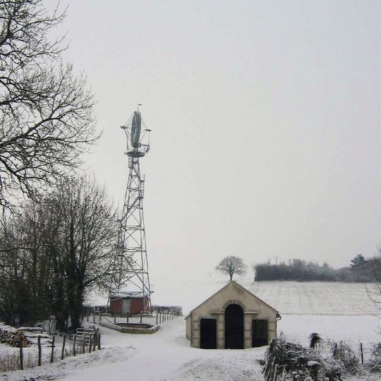 Éolienne et lavoir de Vignol