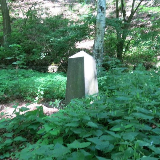 Milník u silnice k Prvnímu mlýnu