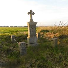 Kříž u cesty jihozápadně od Otročína