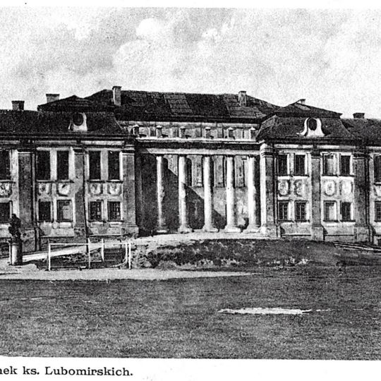 Zamek Lubomirskich w Równem