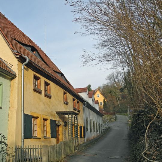 Wohnhaus in halboffener Bebauung Dippoldiswalder Straße 17