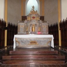 Maître-autel de l'église Saint-Pierre de Miniac-Morvan