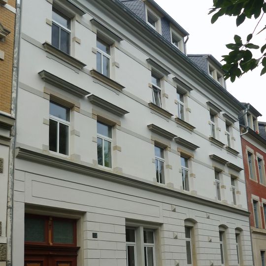 Mietshaus mit Laden in geschlossener Bebauung Mühlstraße 22