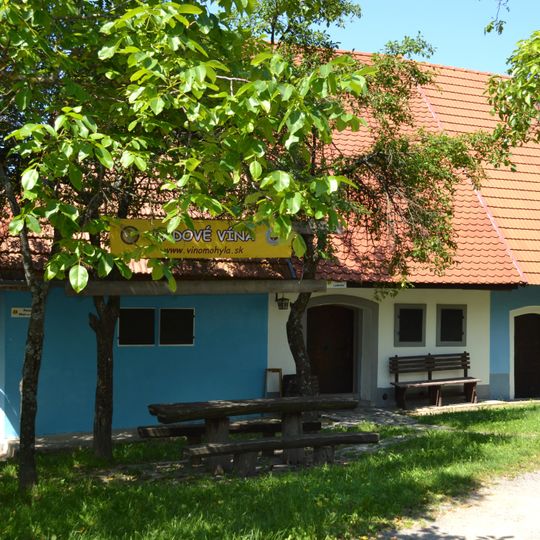 Vinohrad. chyžky s pivnicami, dom vinohradnícky