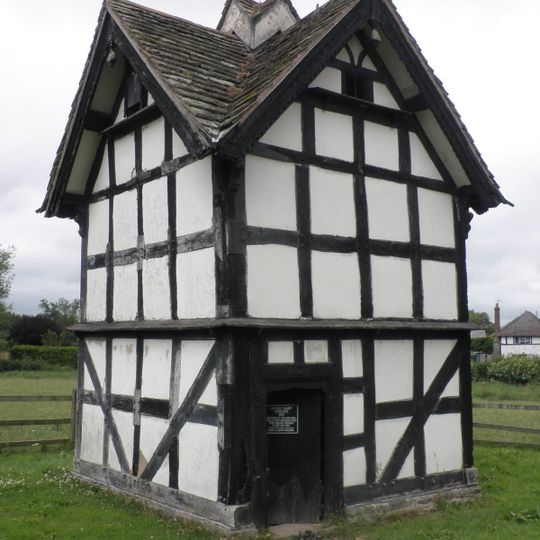 Luntley Court Dovecote