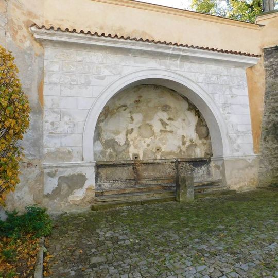 Kašna na zámku v Brandýse nad Labem